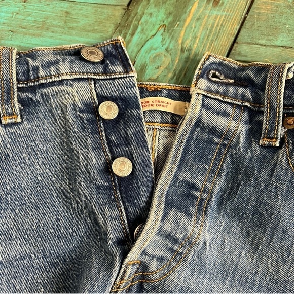 Levi’s Wedgie Straight Fit Button Fly Jeans Size 28 Raw Hem - Picture 8 of 14